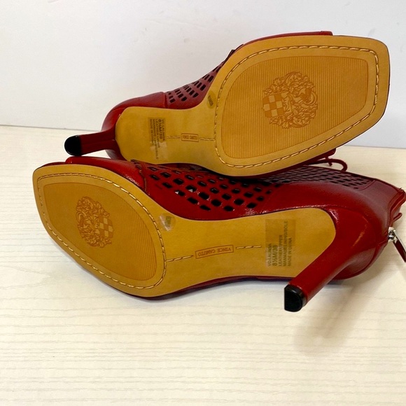Vince Camuto size 8.5 Red Booties - Picture 4 of 7